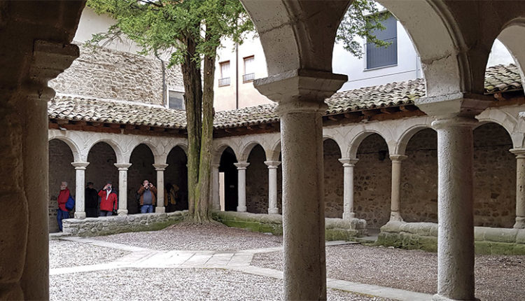 Claustre