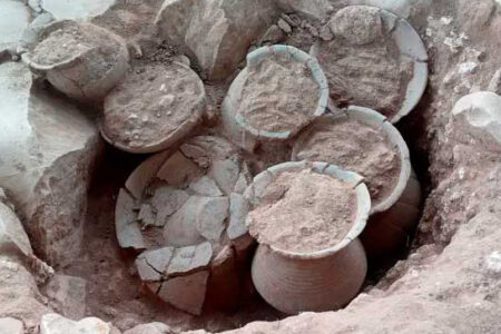 TROBADA D’OBJECTES FENICIS A  LA NECRÒPOLIS DE VILANERA